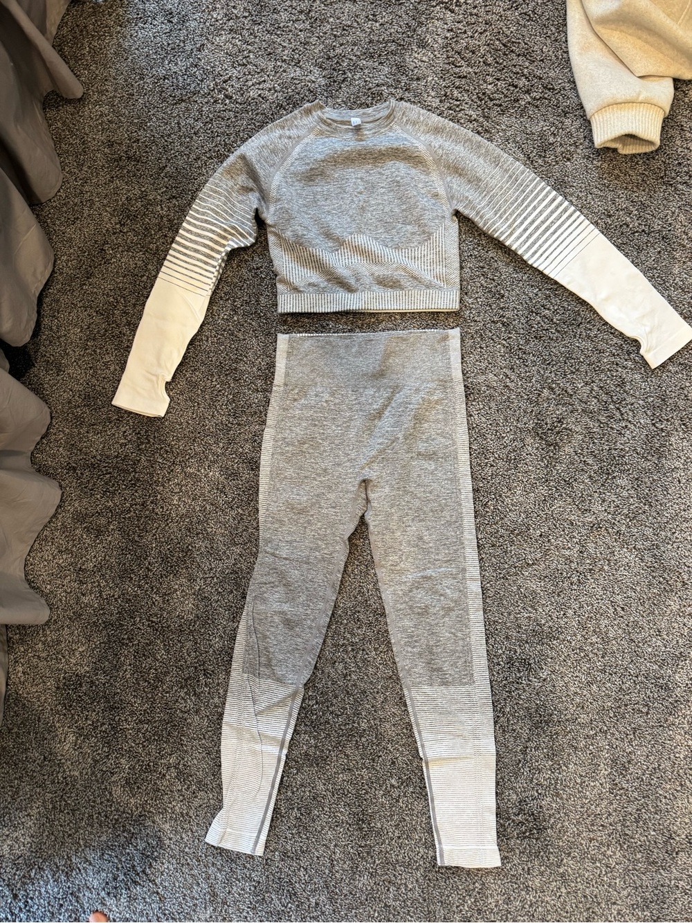 Gray Two-Piece Seamless Workout Set - Crop Top & Leggings
